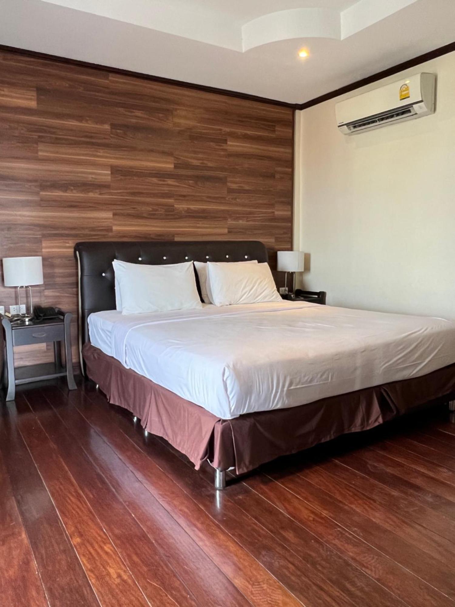 Lewiinski'S Hotel Pattaya ภายนอก รูปภาพ